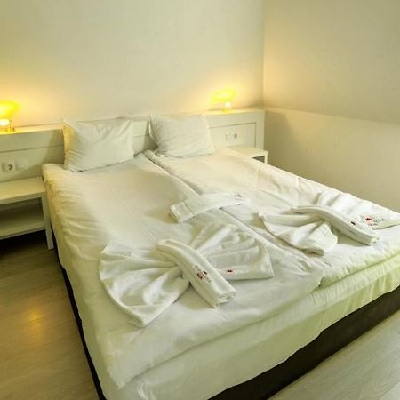 אוגניאנובו Elegance Spa Hotel מראה חיצוני תמונה