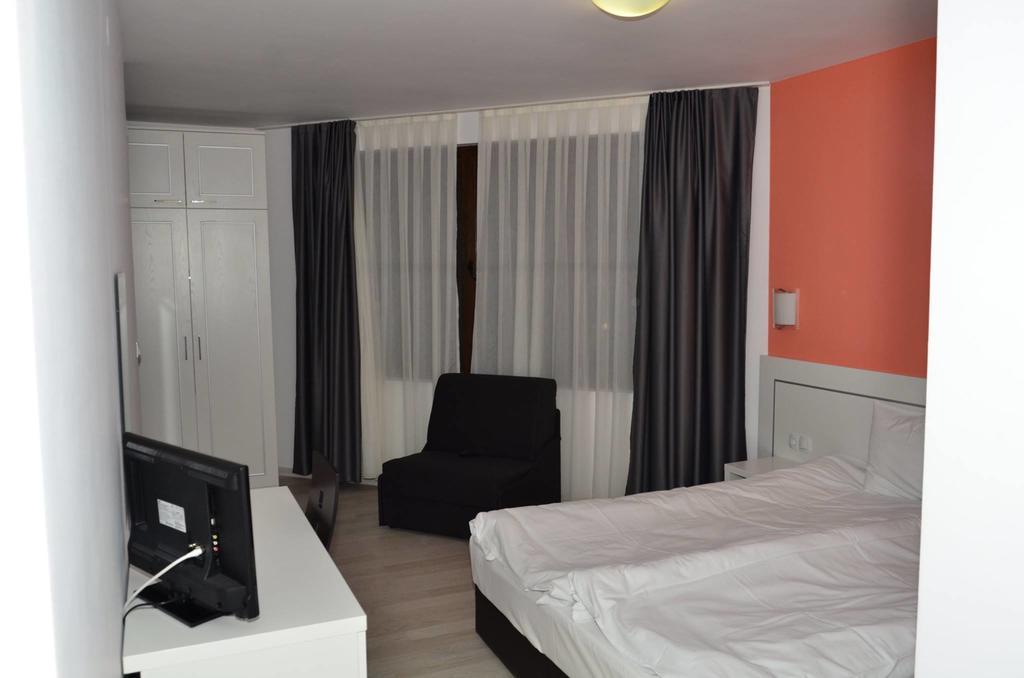 אוגניאנובו Elegance Spa Hotel מראה חיצוני תמונה