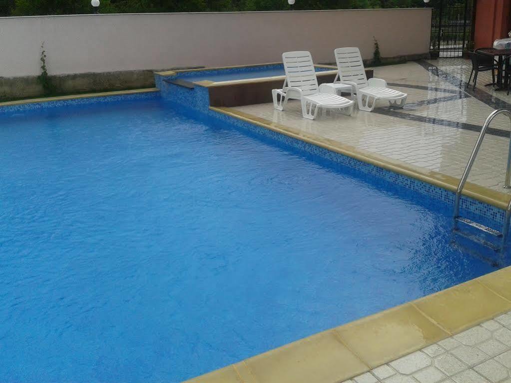 אוגניאנובו Elegance Spa Hotel מראה חיצוני תמונה
